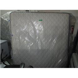 New - King size "Kingsdown" mattress