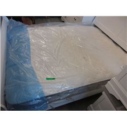 New - Queen size memory foam mattress