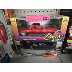 2 Scale model, die-cast cars