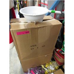 2 Cases of new plastic strainers