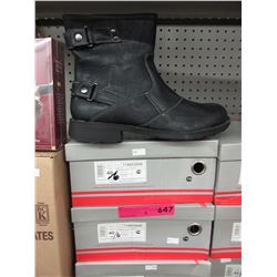 5 Pairs of new men's boots - size 6