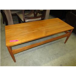 Rectangular wood coffee table - used