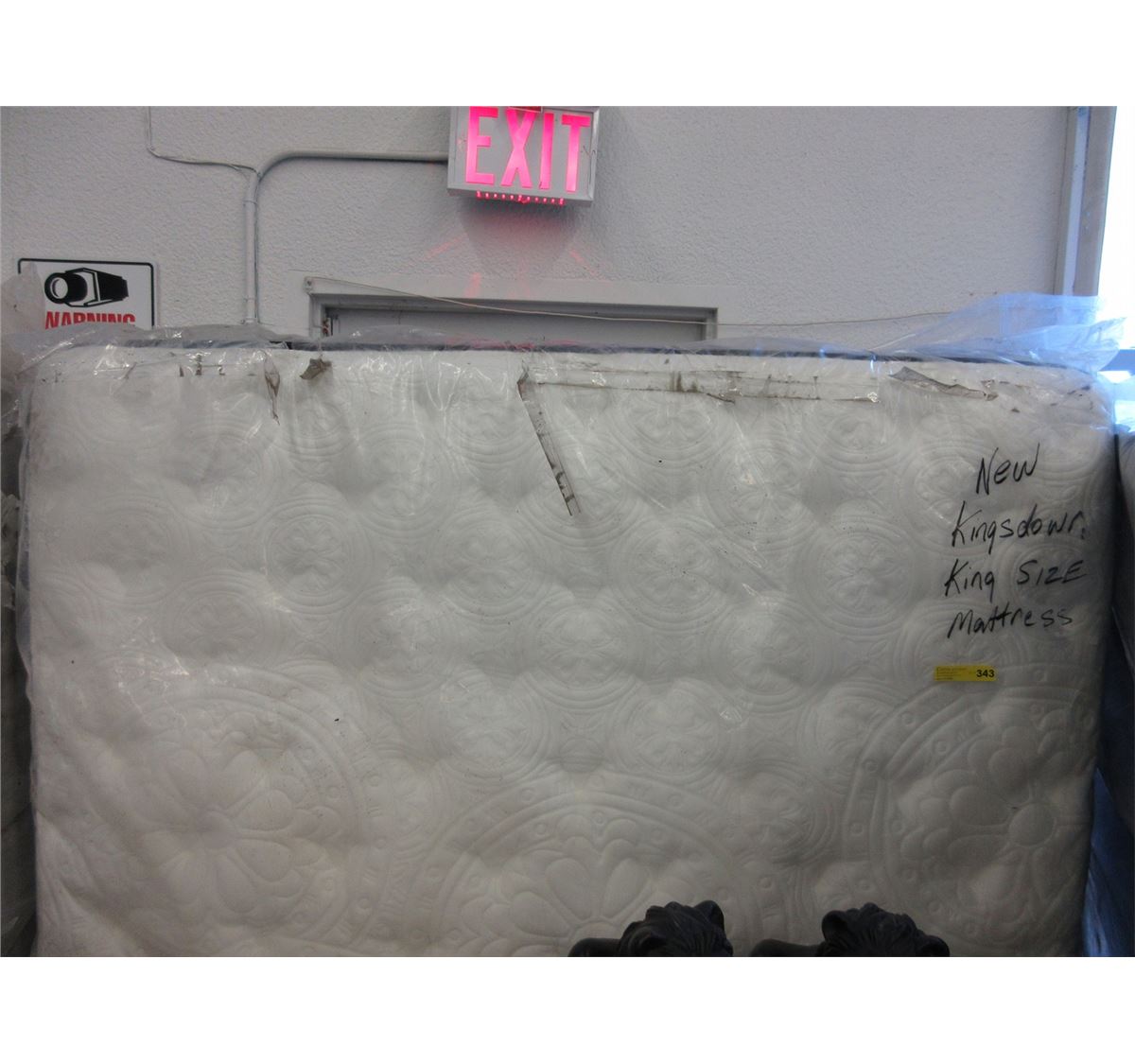 New King size "Kingsdown" pillow top mattress