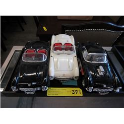 3 Die-cast scale model 1975 Corvettes