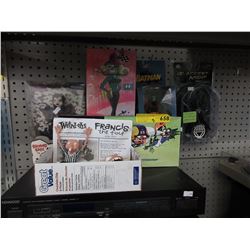 6 Collectible figurines & models