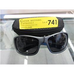 Replica Oakley sunglasses with case