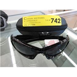 Replica Versace sunglasses with case
