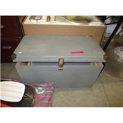 Wood chest