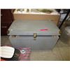 Image 1 : Wood chest