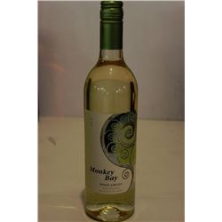 5 BOTTLES OF MONKEY BAY SAUVIGNON BLANC