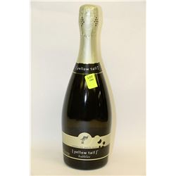 6 BOTTLES OF YELLOW TAIL BUBBLES