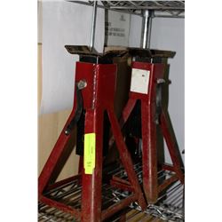 PAIR OF JACK STANDS