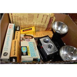 BOX W/ VINTAGE BROWNIE STARFLEX CAMERA,