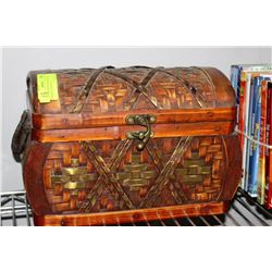VINTAGE WICKERWORK SEWING BOX WITH CONTENTS
