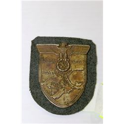 1941 KRIM SHIELD SLEEVE BADGE