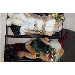 2 DECORATIVE SANTAS