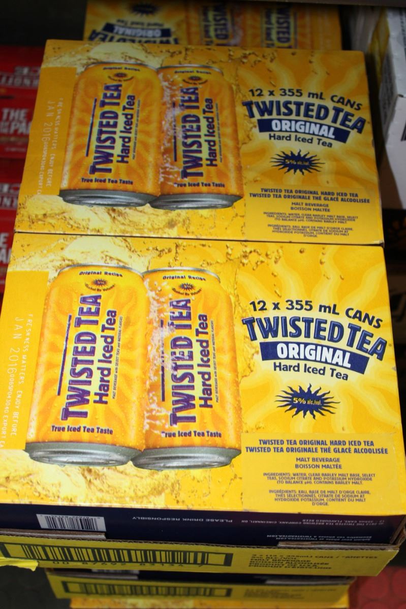 FLAT WITH 24 CANS OF TWISTED TEA HARD ICE TEA 5%