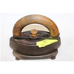 VINTAGE SAD IRON