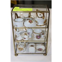 DISPLAY W/ CASTLE LIMOGES FRENCH ORNAMENT