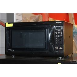 BLACK PANASONIC MICROWAVE