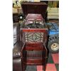 Image 1 : ESTATE ANTIQUE VICTROLA GRAMOPHONE