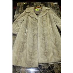 ESTATE FUR COAT (NEEDS RESTITCHING)
