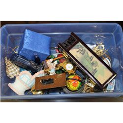 ESTATE BOX OF TRINKETS