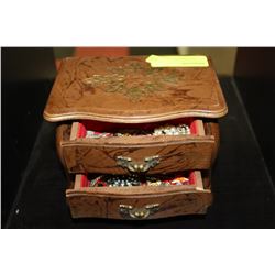ESTATE JEWELLERY BOX WITH CONTENTS