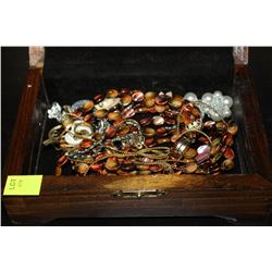ESTATE JEWELLERY BOX WITH CONTENTS