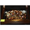 Image 1 : ESTATE JEWELLERY BOX WITH CONTENTS