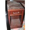 Image 1 : ONE-DRAWER END TABLE