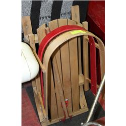 LARGE SLEIGH WITH BACK & STEEL ON RUNNERS