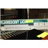 Image 1 : 18 INCH FLUORESCENT LIGHT