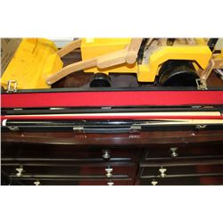 POOL CUE IN BLACK CARRY CASE