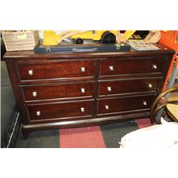 WOOD 6-DRAWER DRESSER (SCRATCHES ON TOP)