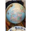 Image 1 : VINTAGE GLOBE