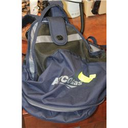LARGE BACKPACK W/ ATTACHED LUNCHBAG