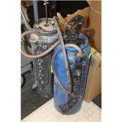 TWO HAND PUMP WATER SPRAYERS