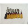 Image 2 : LOT 9 ASSORTED HAND WOOD CHISELS