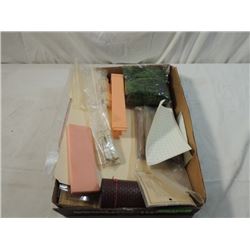 BOX LOT DOLL HOUSE ACCESSORIES SEE DESCRIPTION
