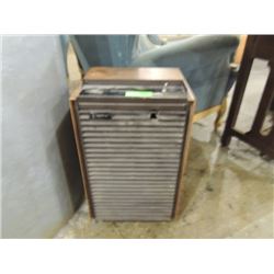 MAGIC CHEF 15 PINT DEHUMIDIFIER NICE WORKING UNIT