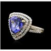 Image 2 : 14KT Yellow Gold 4.96ct Tanzanite and Diamond Ring