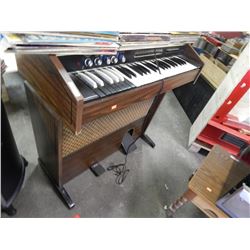 ELECTRIC RETRO ORGAN - PIANO