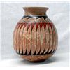 Image 2 : Mata Ortiz Stylized Feather Jar by Luis Ortiz