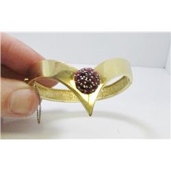 18 Kt Yellow Gold Chevron Bangle With Gorgeous Pigeon's Blood Ruby Cluster - 28 Grams AGW