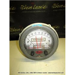 DWYER SERIES 3000 PHOTOHELIC PRESSURE SWITCH/GAUGE