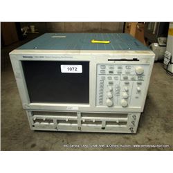 TEKTRONIX TDS 8000 DIGITAL SAMPLING OSCILLOSCOPE
