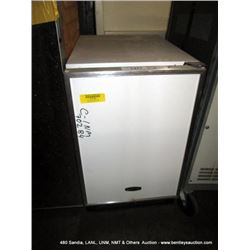 MARVEL MINI FRIDGE (print sequence:) 70284