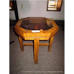 WOOD/GLASS END TABLE