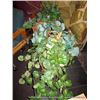 Image 1 : LOT: HANGING DECORATIVE PLANTS